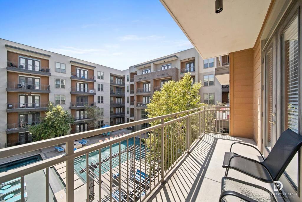 Downtown Houston Deluxe King Suite With Spa Amenities, Pool And Free Parking المظهر الخارجي الصورة